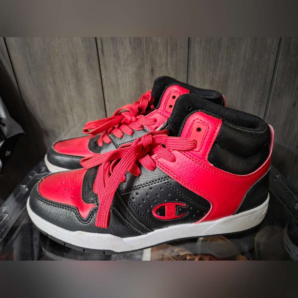 Boys Champion Sneakers Black And Red Size 6